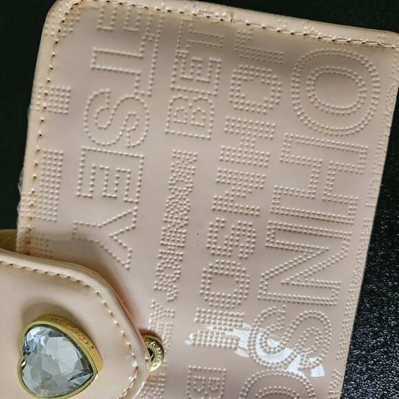 Betsey Johnson Blush Celly Embossed Wallet Wristlet Heart Gem & Chain Strap - Picture 4 of 14